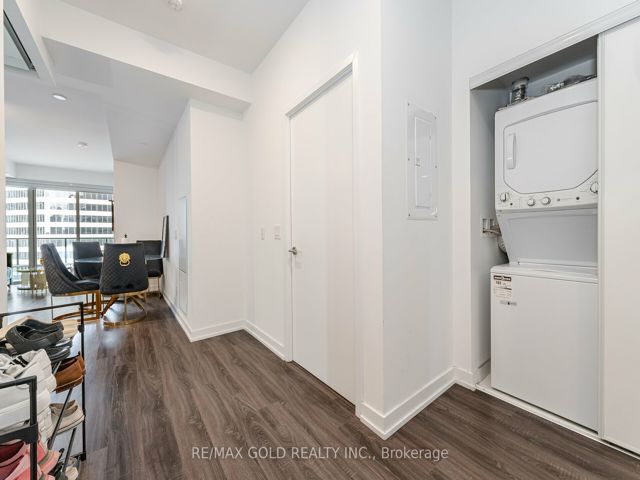 2506 - 20 Edward St