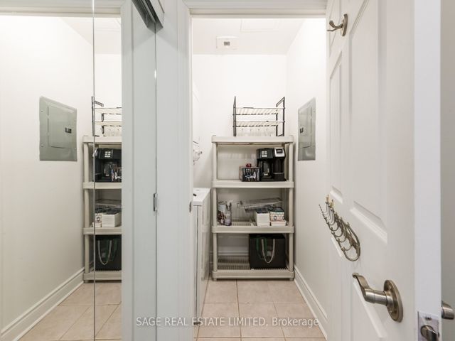 307 - 12 Rean Dr