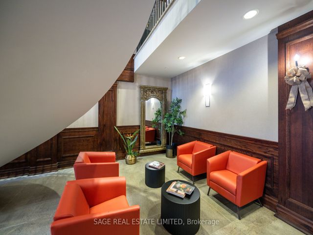 307 - 12 Rean Dr
