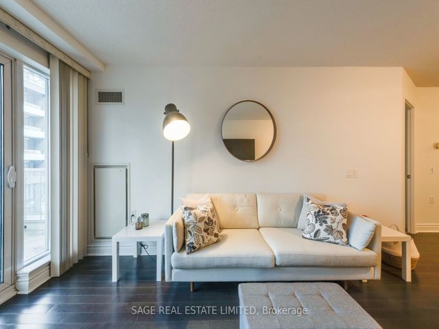 307 - 12 Rean Dr