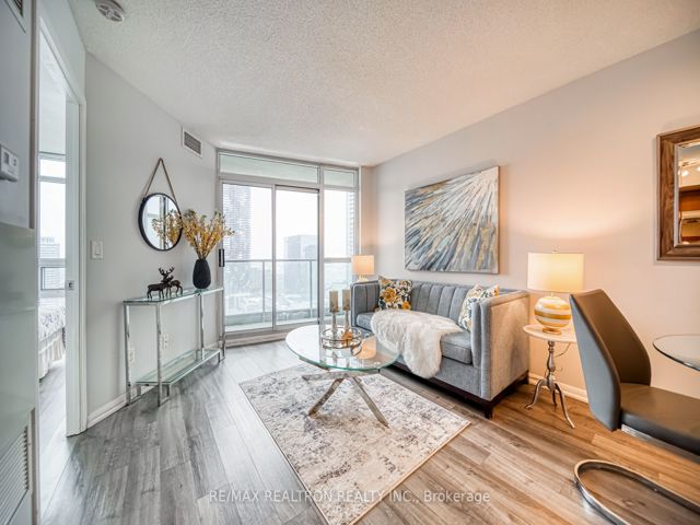 3109 - 18 Yonge St
