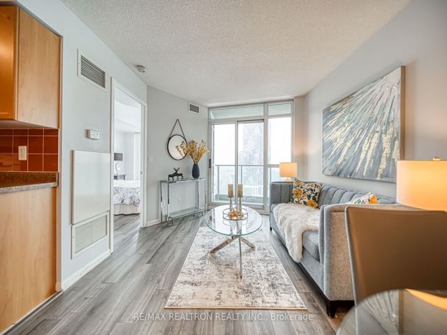 3109 - 18 Yonge St