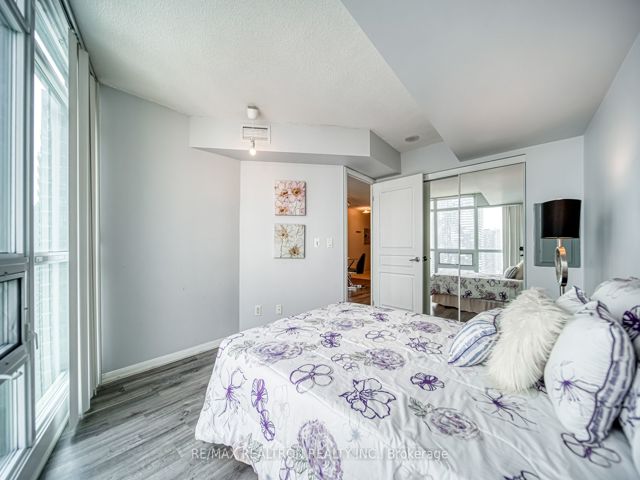 3109 - 18 Yonge St