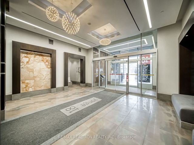 3109 - 18 Yonge St