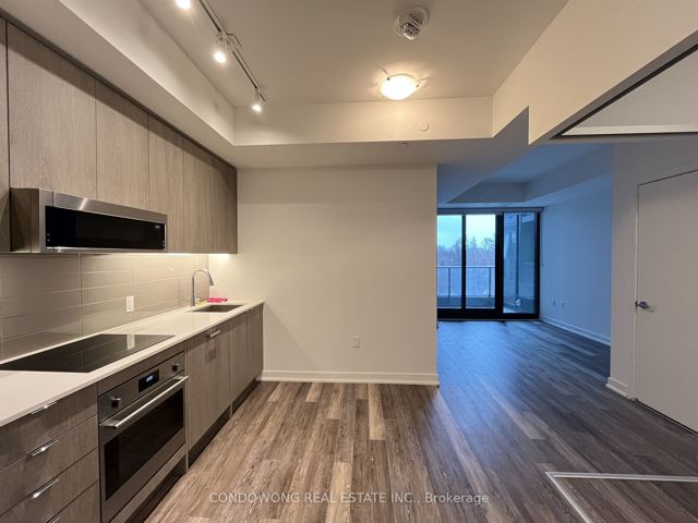 601 - 250 Lawrence Ave W