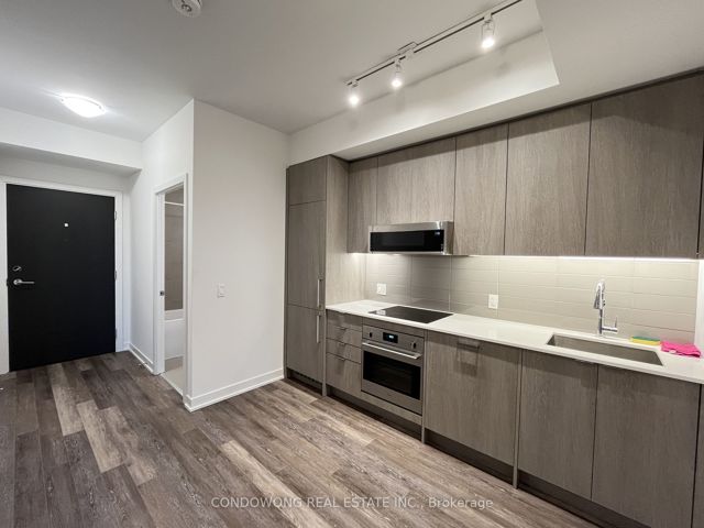 601 - 250 Lawrence Ave W