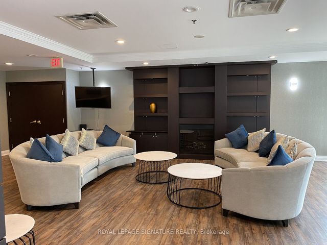 2103 - 30 Grand Trunk Cres