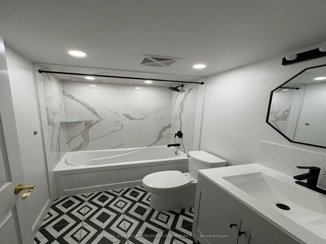 2103 - 30 Grand Trunk Cres