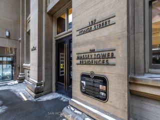 1410 - 197 Yonge St