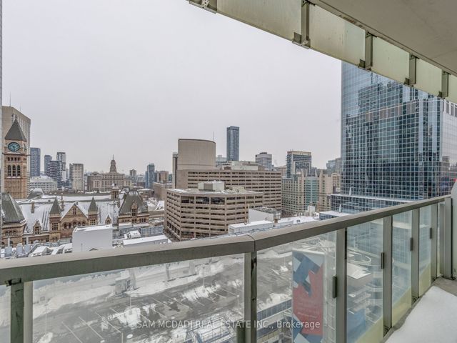 1410 - 197 Yonge St