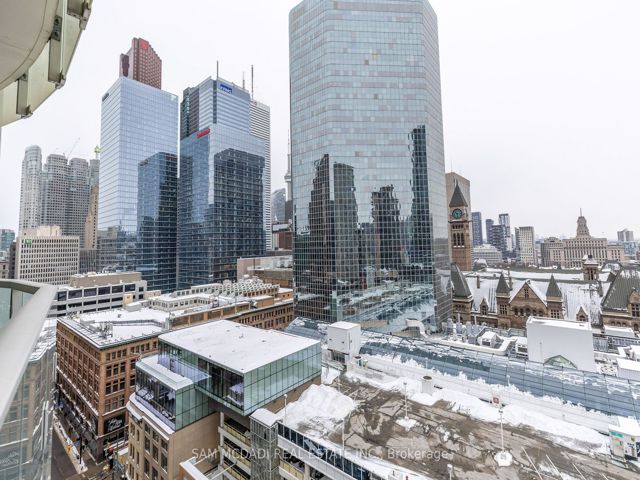 1410 - 197 Yonge St