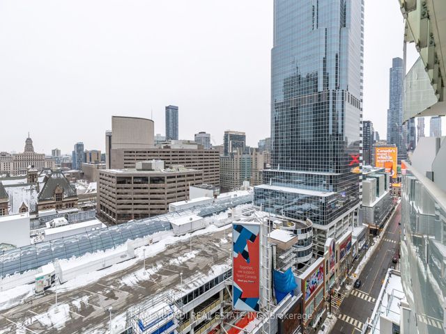 1410 - 197 Yonge St
