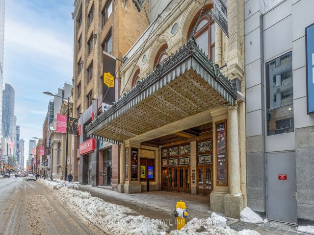 1410 - 197 Yonge St