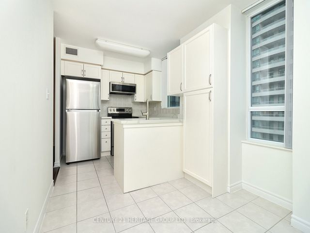 1805 - 18 Spring Garden Ave