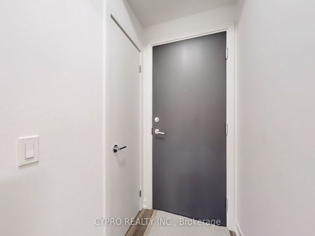 501 - 250 Lawrence Ave W