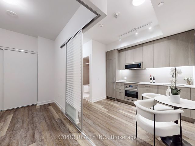 501 - 250 Lawrence Ave W