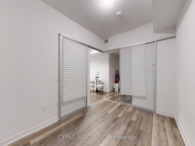 501 - 250 Lawrence Ave W