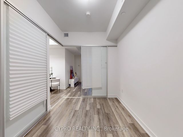 501 - 250 Lawrence Ave W