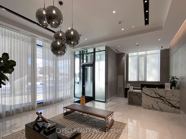 501 - 250 Lawrence Ave W