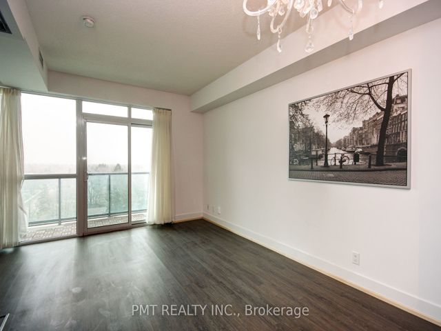 1004 - 26 Norton Ave
