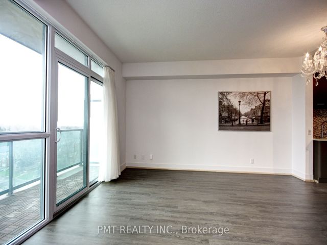 1004 - 26 Norton Ave