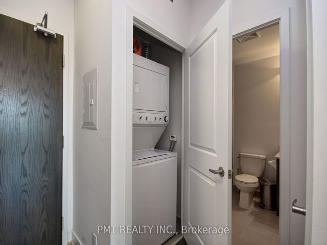 1004 - 26 Norton Ave
