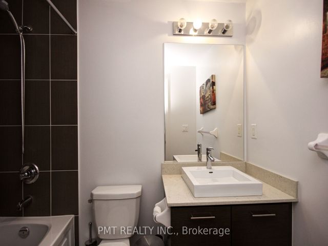 1004 - 26 Norton Ave