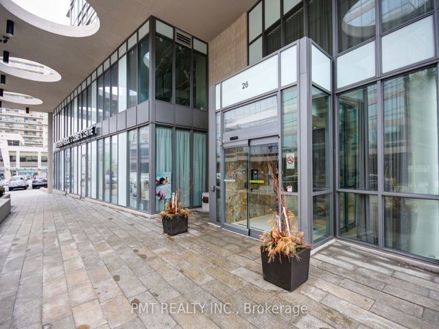 1004 - 26 Norton Ave
