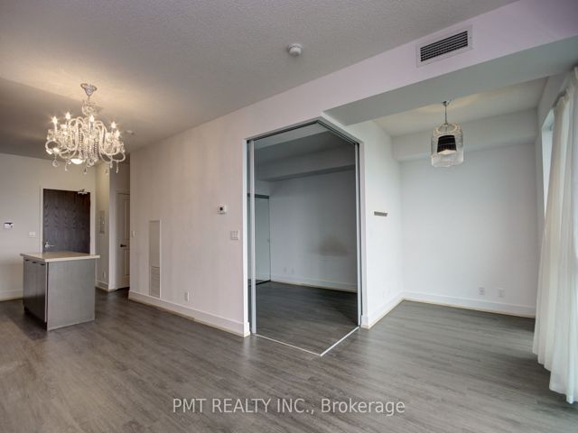 1004 - 26 Norton Ave