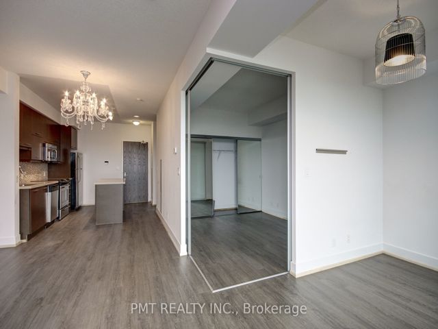 1004 - 26 Norton Ave