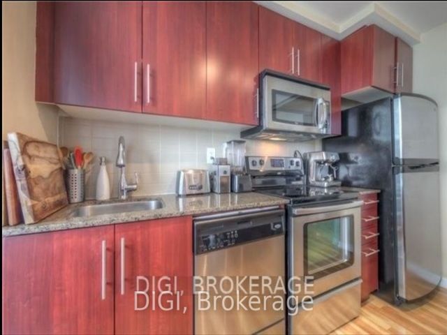 3811 - 55 Bremner Blvd