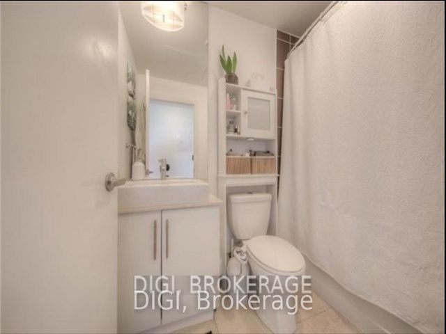 3811 - 55 Bremner Blvd