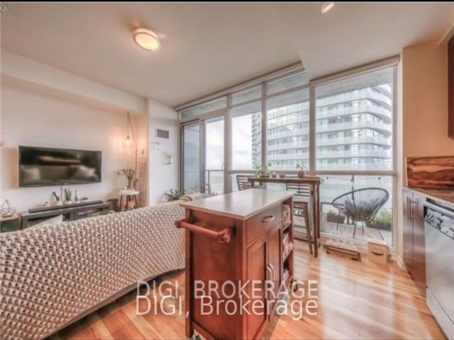 3811 - 55 Bremner Blvd