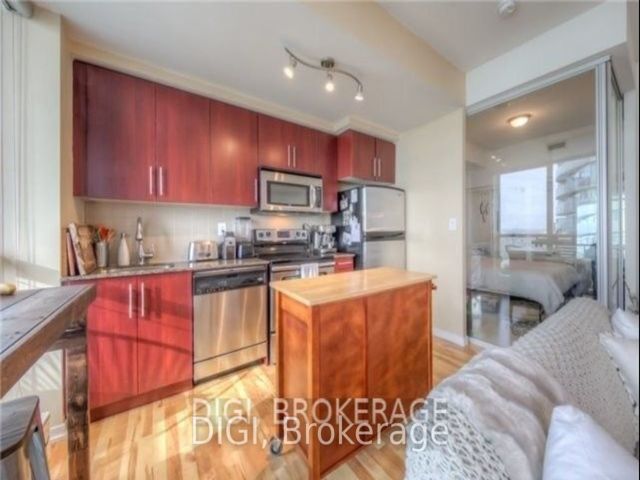 3811 - 55 Bremner Blvd