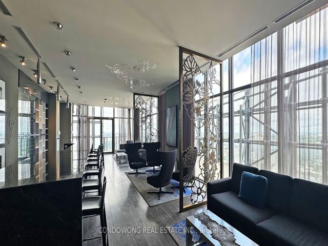 4407 - 1080 Bay St