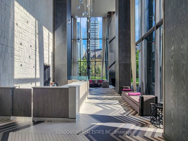 4407 - 1080 Bay St