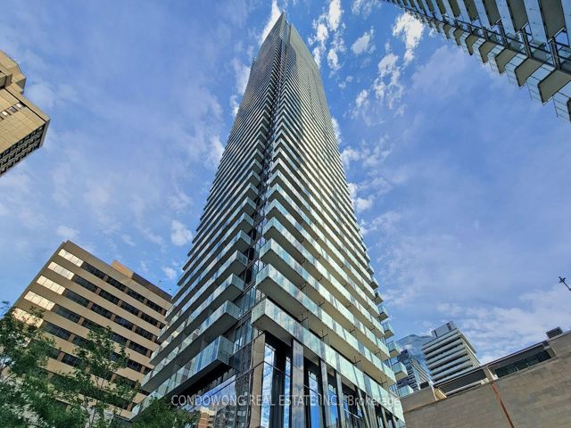 4407 - 1080 Bay St