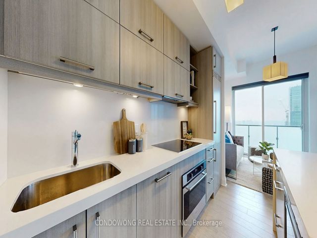 4407 - 1080 Bay St