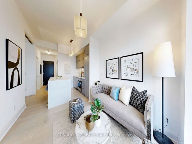 4407 - 1080 Bay St