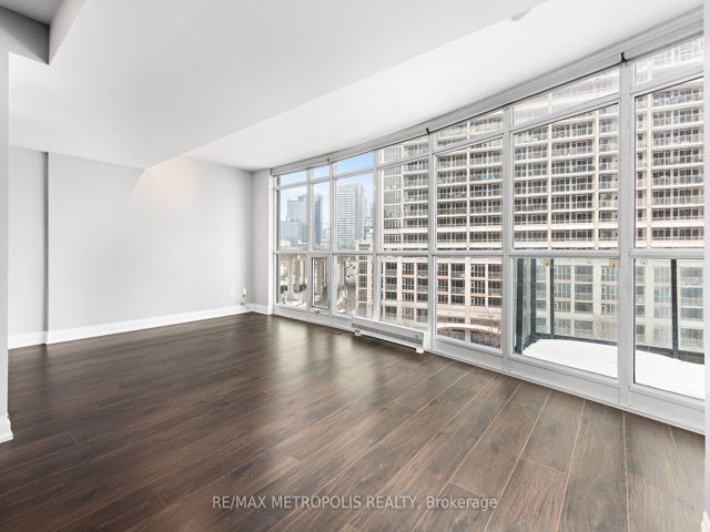 678 - 209 Fort York Blvd