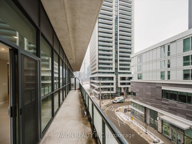 402 - 50 Ordnance St
