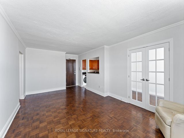 802 - 5949 Yonge St