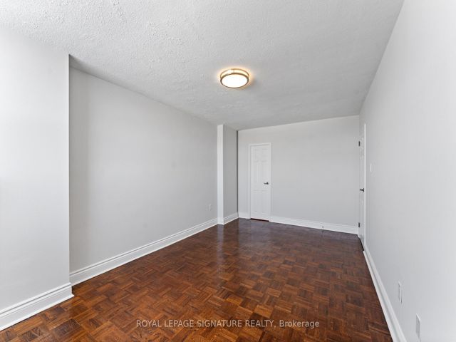 802 - 5949 Yonge St