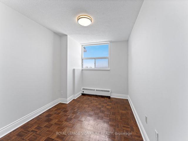 802 - 5949 Yonge St