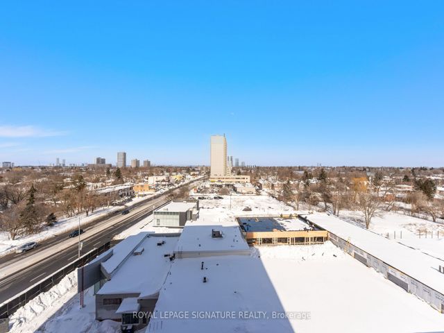 802 - 5949 Yonge St