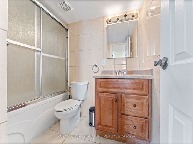 802 - 5949 Yonge St