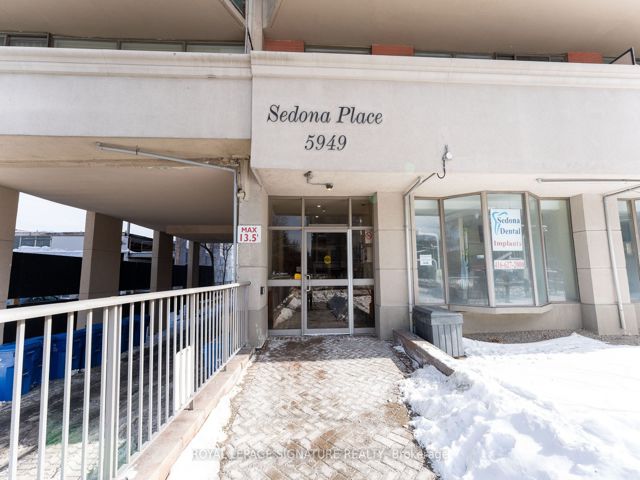 802 - 5949 Yonge St