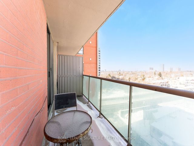 802 - 5949 Yonge St