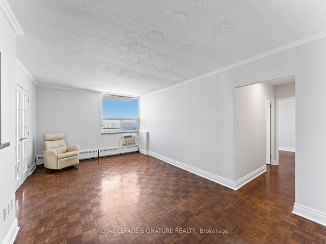 802 - 5949 Yonge St