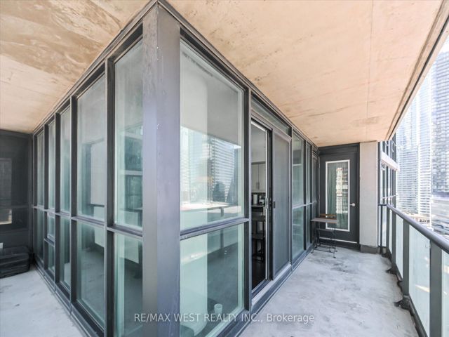 1504 - 33 Bay St